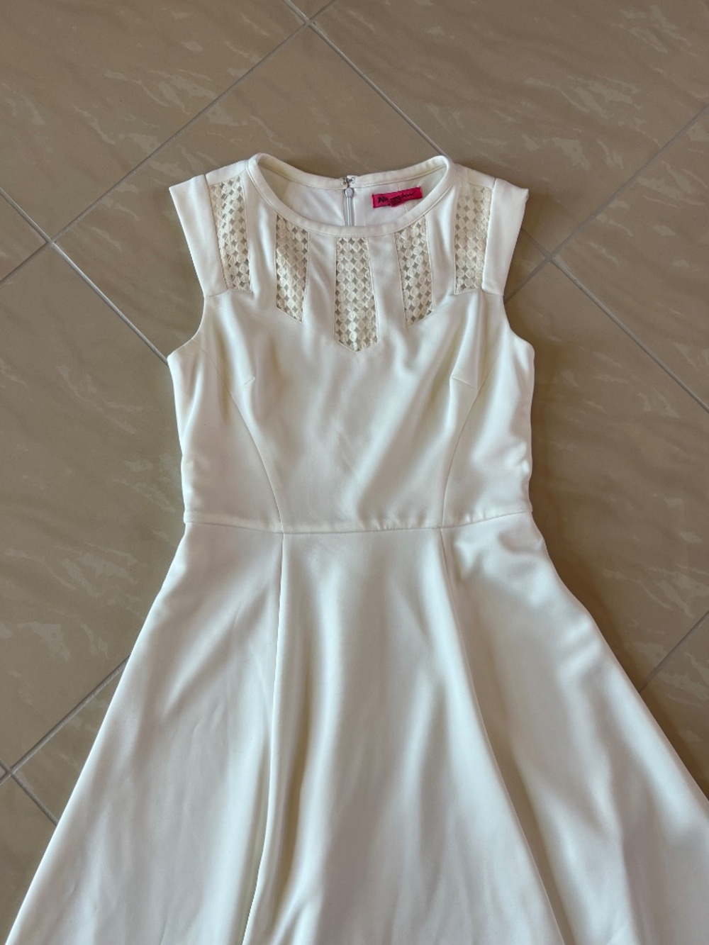 Lot of 4 Women's Midi Dresses Size M & 8 Tahari Elie Tahari Betsey Johnson - Picture 11 of 14